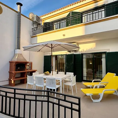 Noly - Shared Pool - 8 Guests - *
