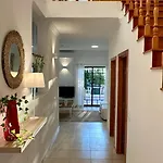 Noly - Shared Pool - 8 Guests - *